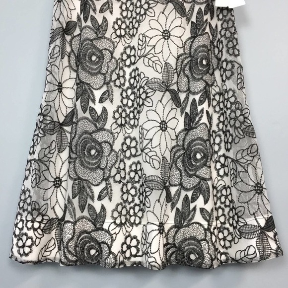 SIGNATURE by Robbie Bee Intricate Embroidered Floral A-Line Dress Women’s Size S - Picture 4 of 8